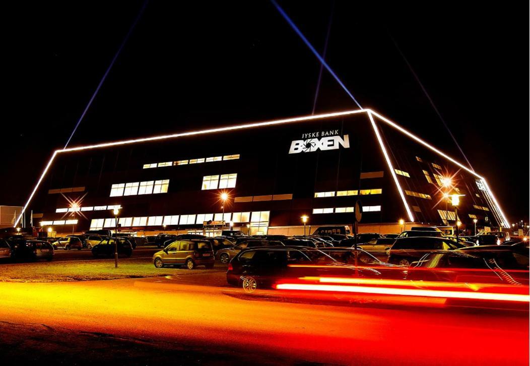 Апартаменты Special Offer,One Of Its Kind, Extremely Central In Herning, Danish Hosts, Extremely Clean, Very Quiet Street But A Stonethrough From Bars & Restaurants Экстерьер фото
